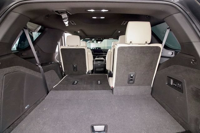 Used 2022 Cadillac Escalade Sport w/ Touring Package AWD/4WD image 28