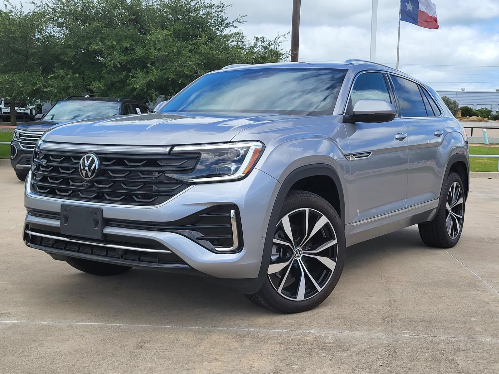 Used 2024 Volkswagen Atlas Cross Sport SEL Premium R-Line AWD/4WD video 2