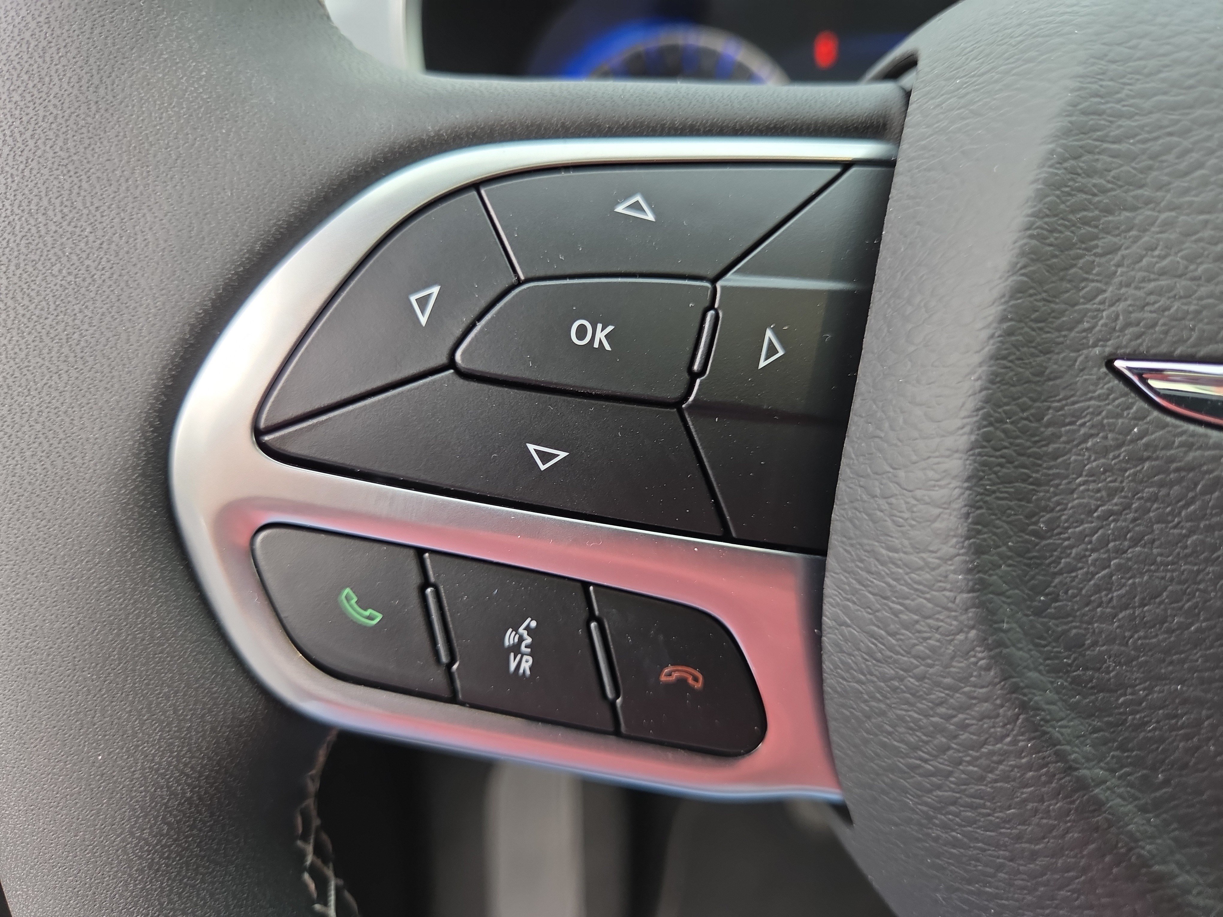 Certified 2026 Chrysler Pacifica Limited FWD image 30