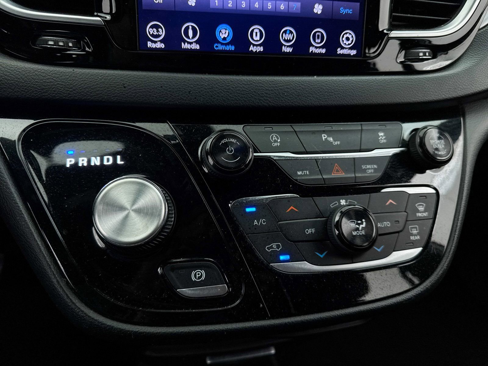 Used 2018 Chrysler Pacifica Touring Plus w/ S Appearance Package image 29