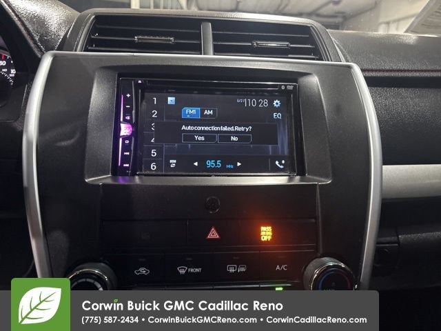 Used 2015 Toyota Camry SE w/ Moonroof Package FWD image 22