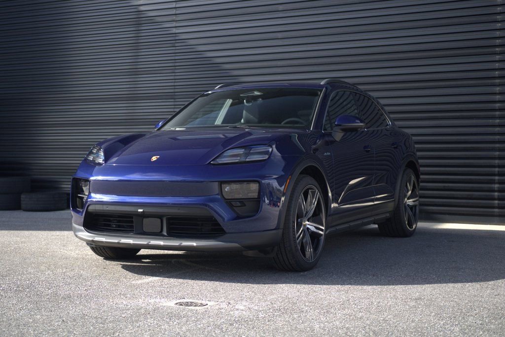 New 2025 Porsche Macan 4S Electric image 1