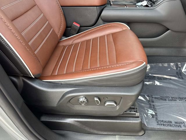 Used 2023 GMC Yukon Denali Ultimate image 15