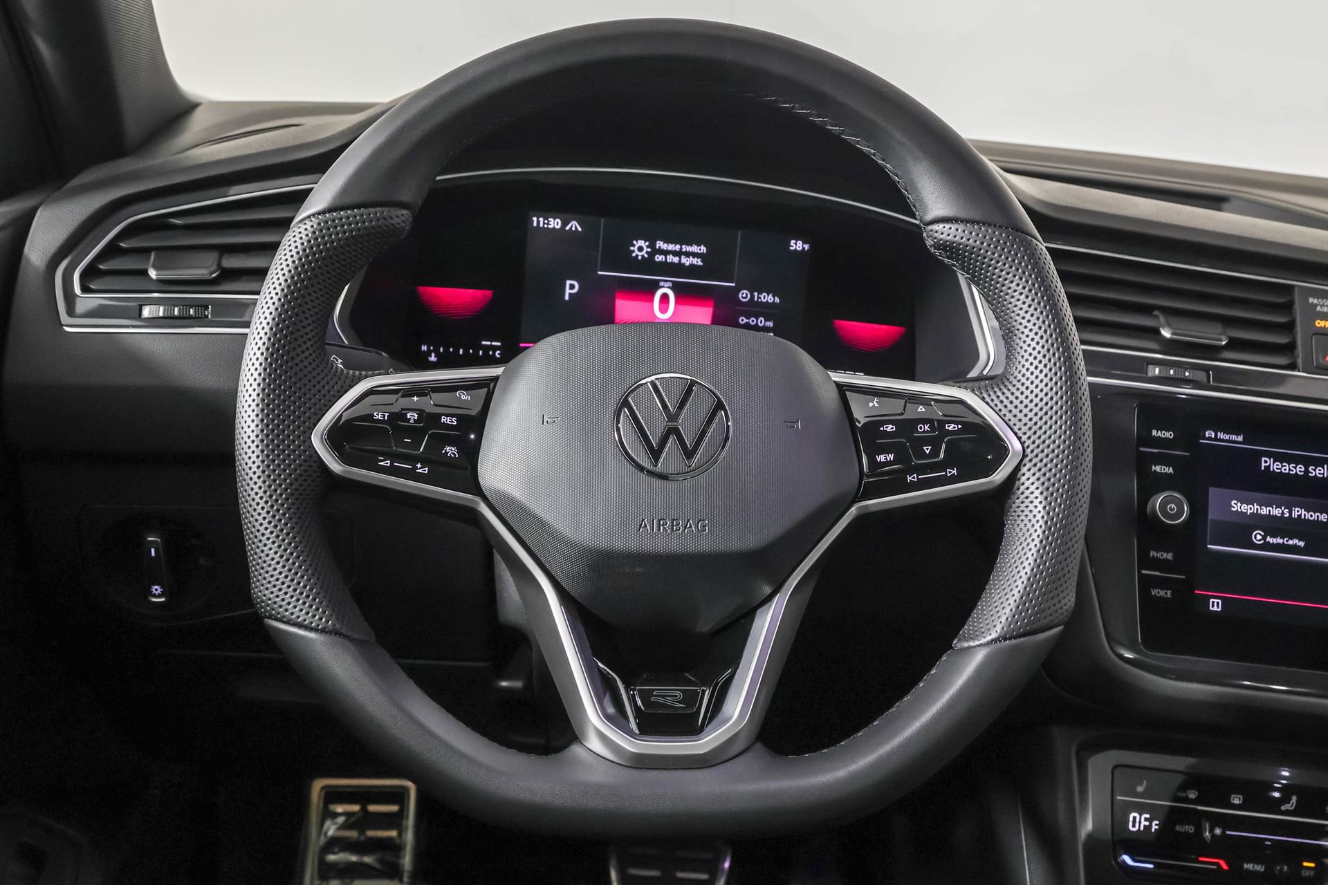 Used 2022 Volkswagen Tiguan SE R-Line image 24