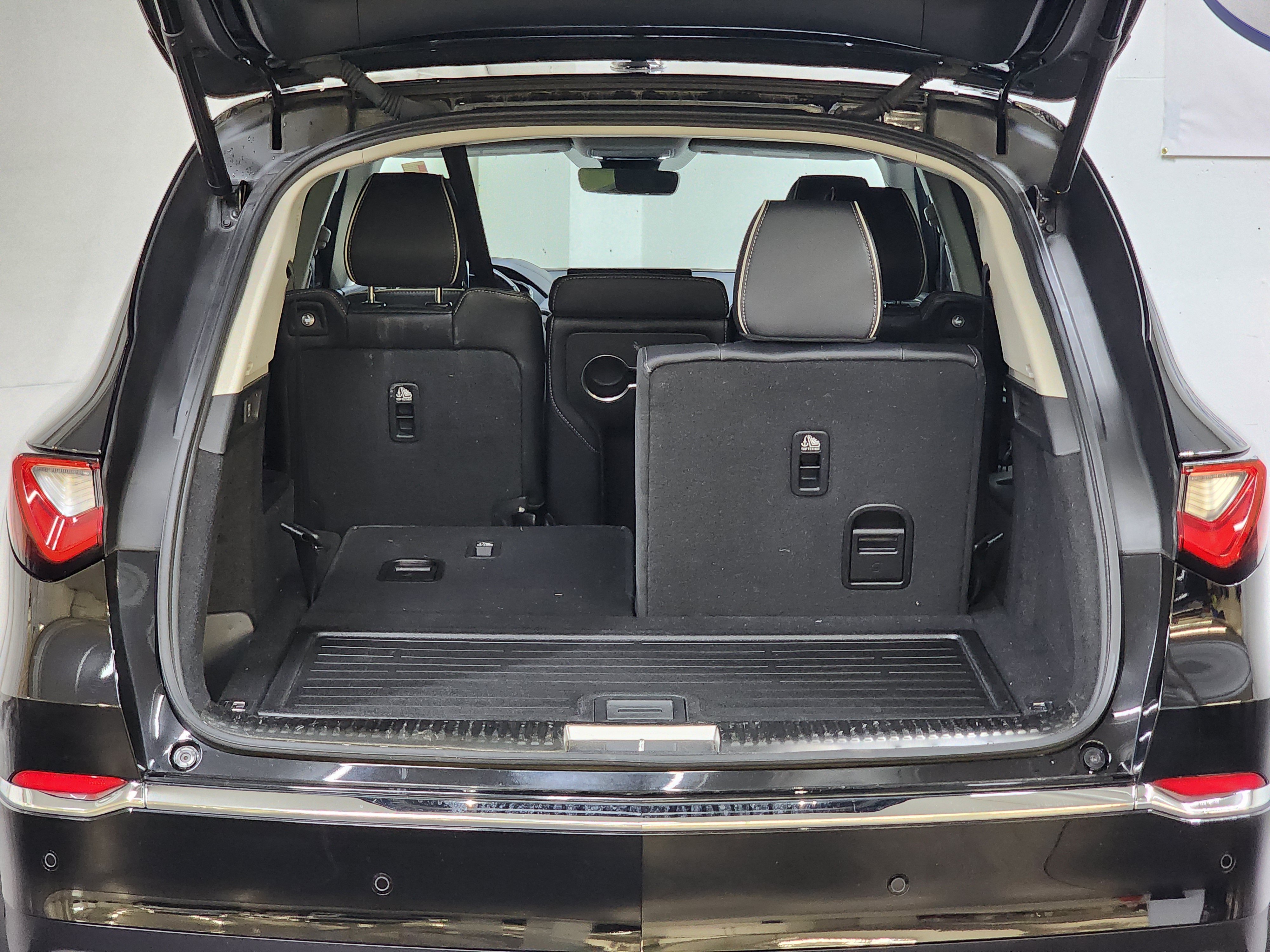 Certified 2024 Acura MDX w/ Advance Package AWD/4WD image 8