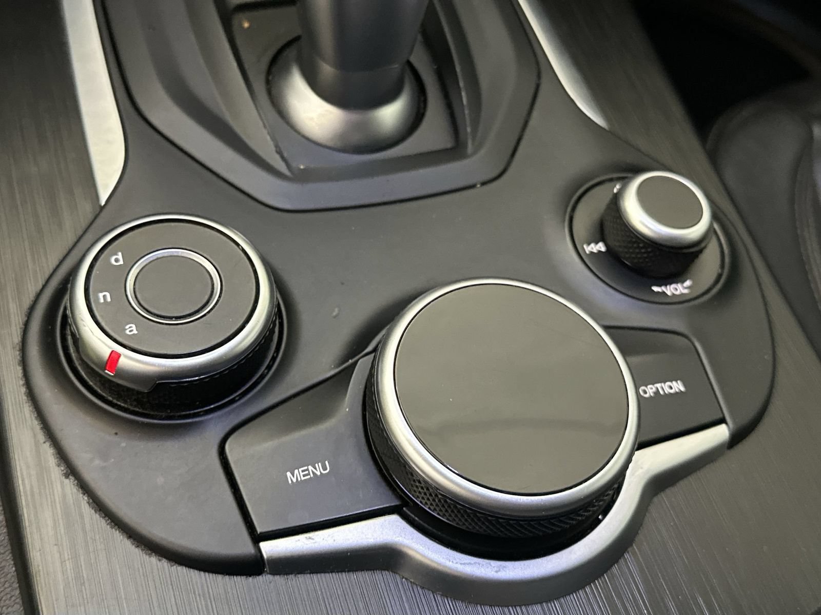 Used 2019 Alfa Romeo Stelvio AWD image 18