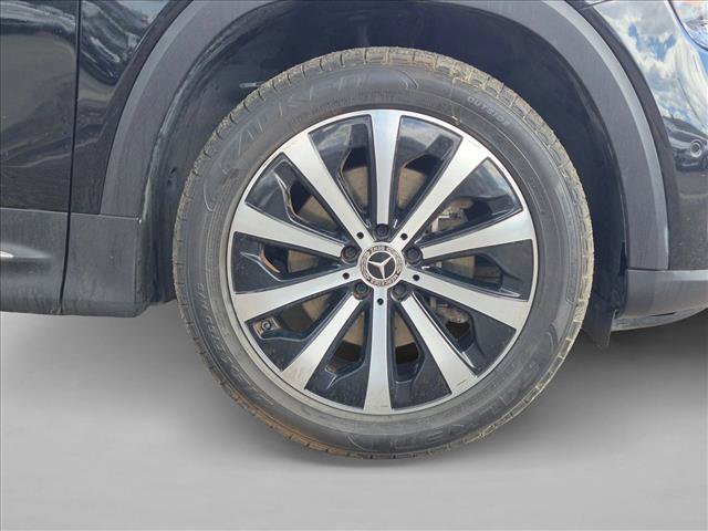 Used 2023 Mercedes-Benz GLB 250 4MATIC w/ Premium Package image 14