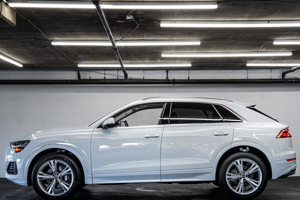 Used 2023 Audi Q8 Premium Plus w/ Premium Plus Package AWD/4WD image 2