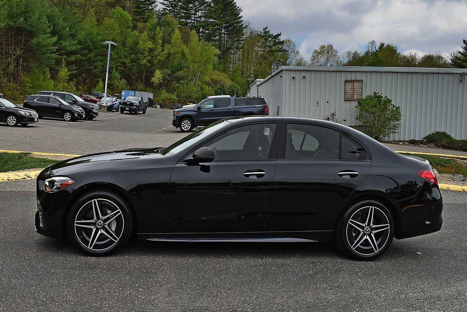 Used 2023 Mercedes-Benz C 300 4MATIC Sedan image 4