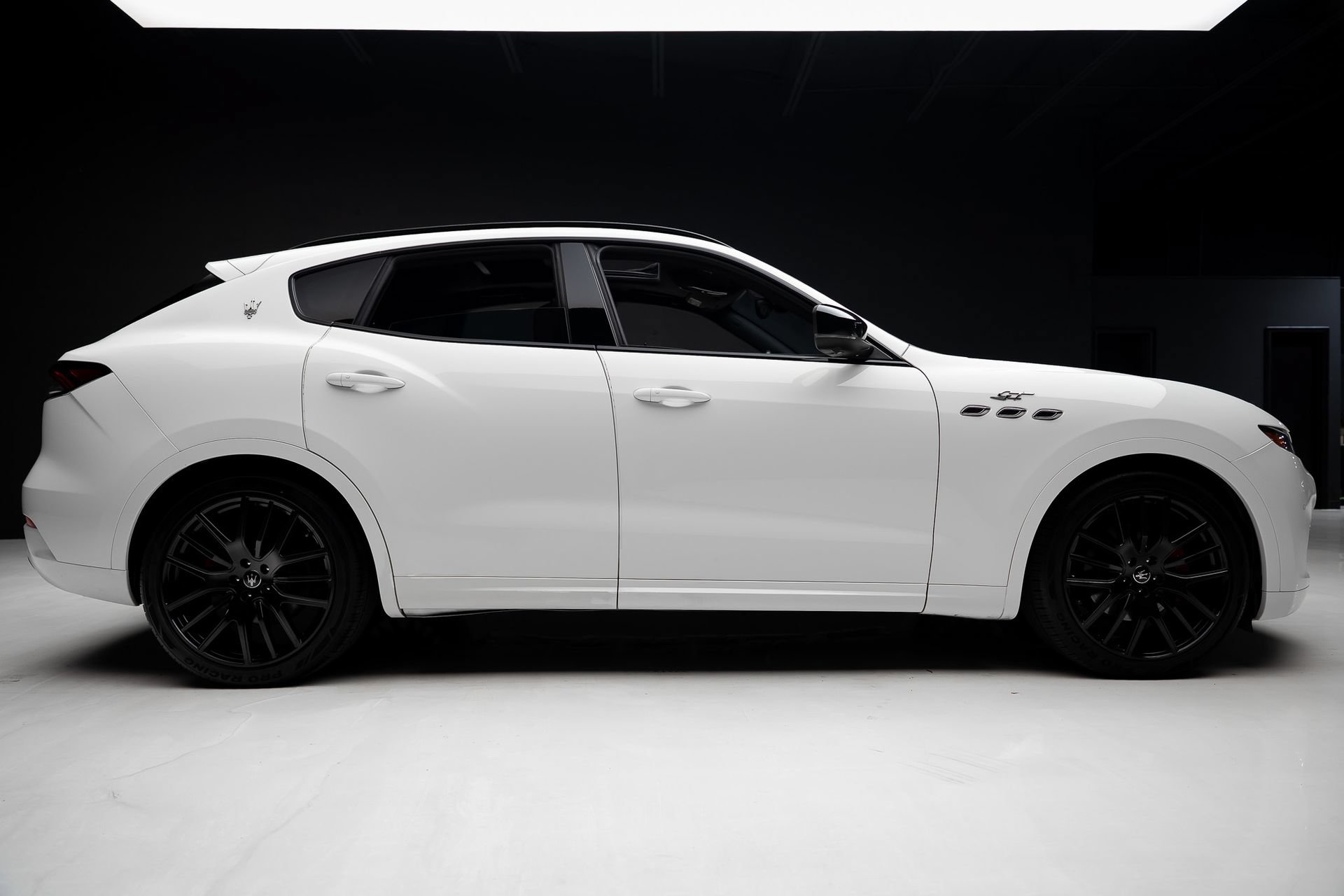 Used 2022 Maserati Levante GT AWD/4WD image 38