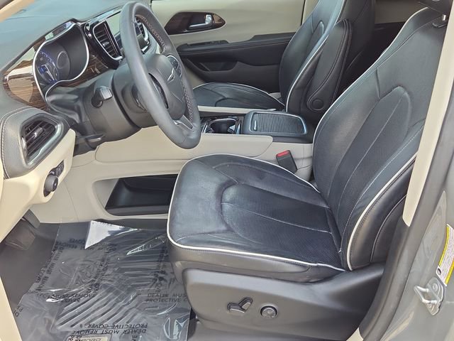 Used 2022 Chrysler Pacifica Limited FWD image 11