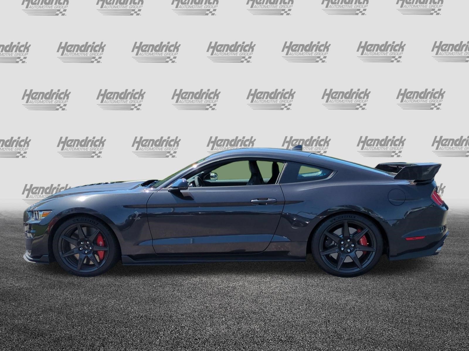 Used 2022 Ford Mustang Shelby GT500 w/ Carbon Fiber Track Pack RWD image 7