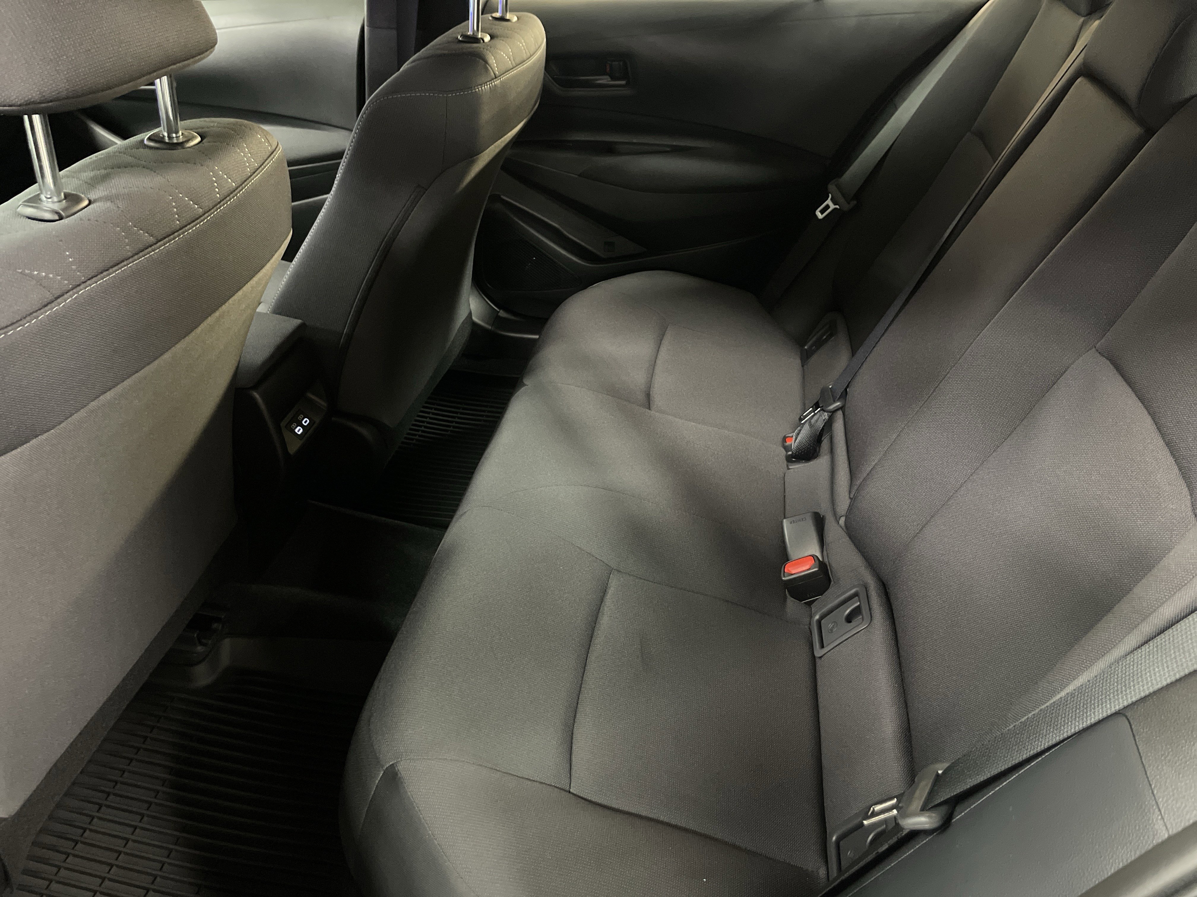 Used 2025 Toyota Corolla LE image 32