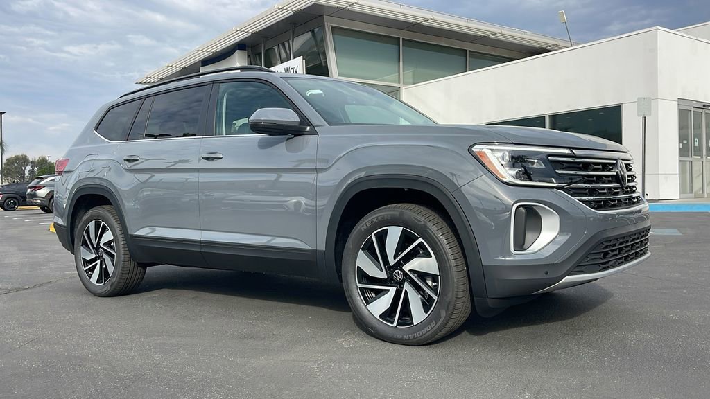 New 2026 Volkswagen Atlas SE FWD image 1