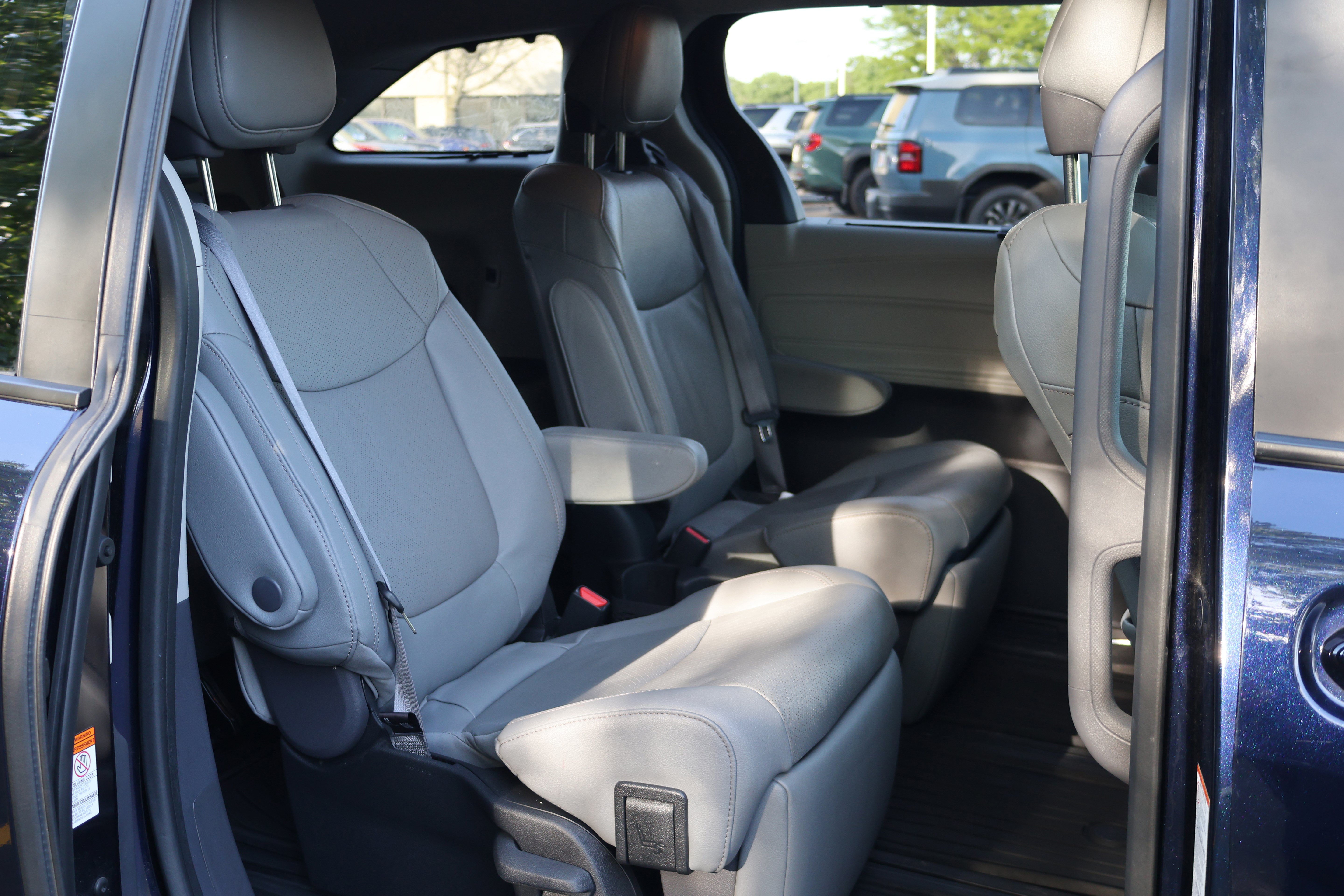 Certified 2023 Toyota Sienna Limited AWD/4WD image 14