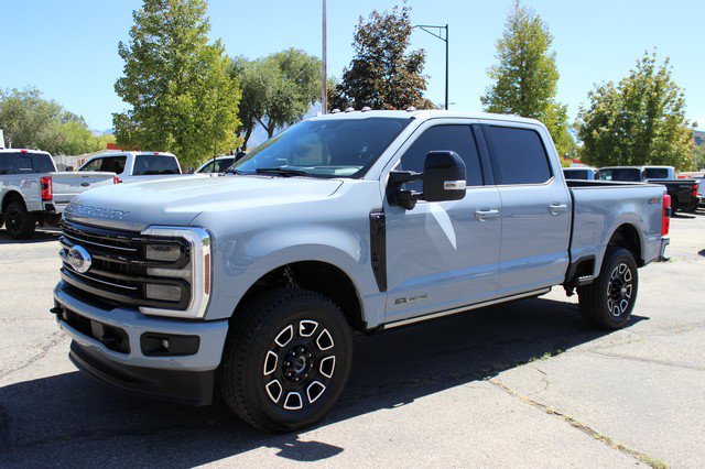 Used 2025 Ford F350 Platinum AWD/4WD image 1