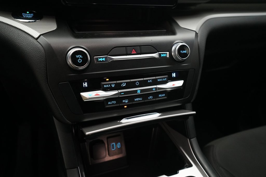 Used 2020 Ford Explorer XLT w/ Class III Trailer Tow Package image 21