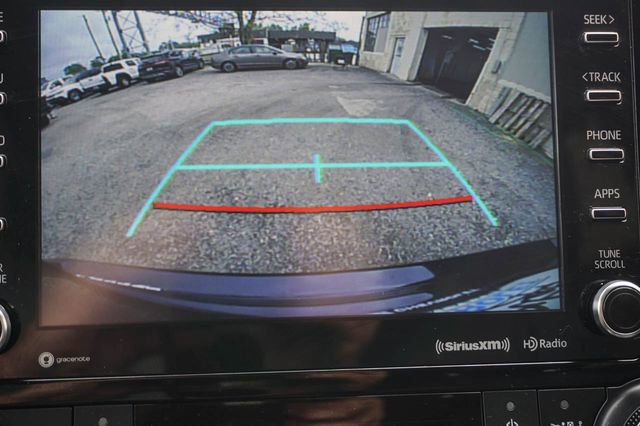 Used 2022 Toyota Highlander XLE image 24