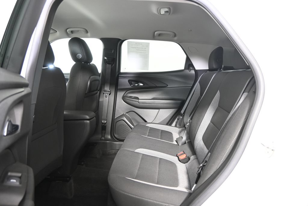 Used 2023 Chevrolet TrailBlazer LT AWD/4WD image 17