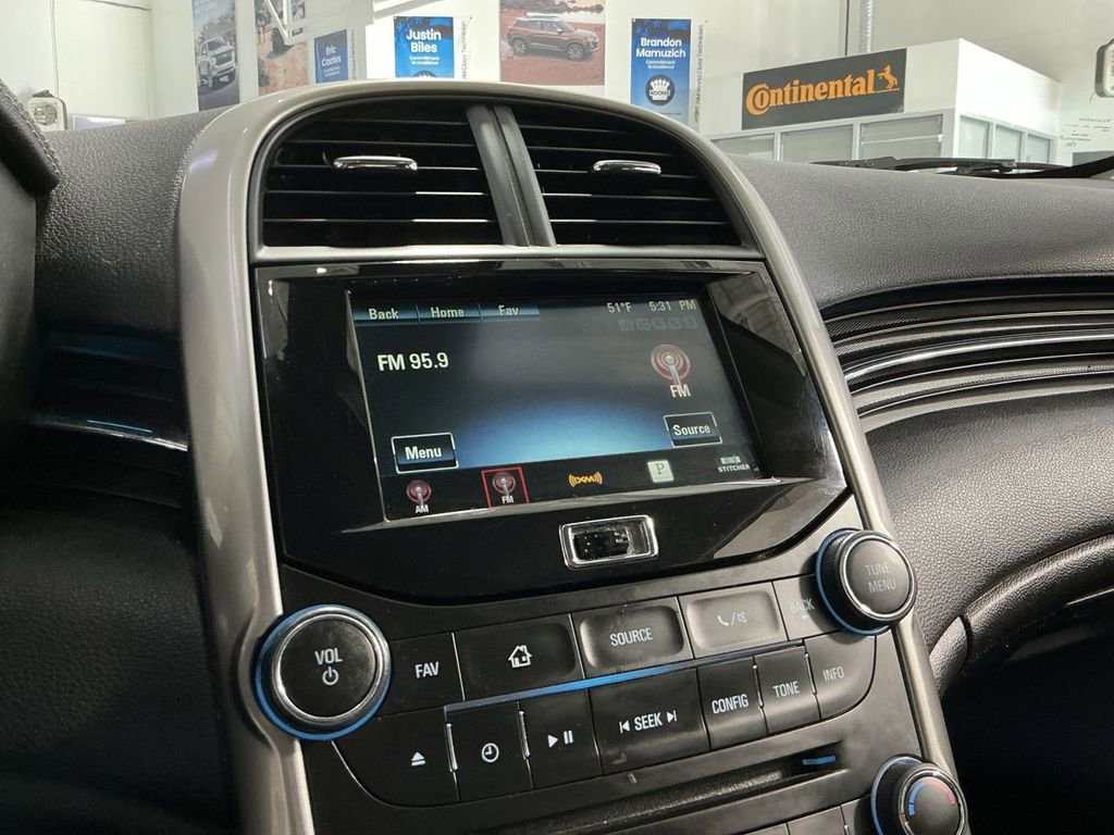 Used 2015 Chevrolet Malibu LT image 26