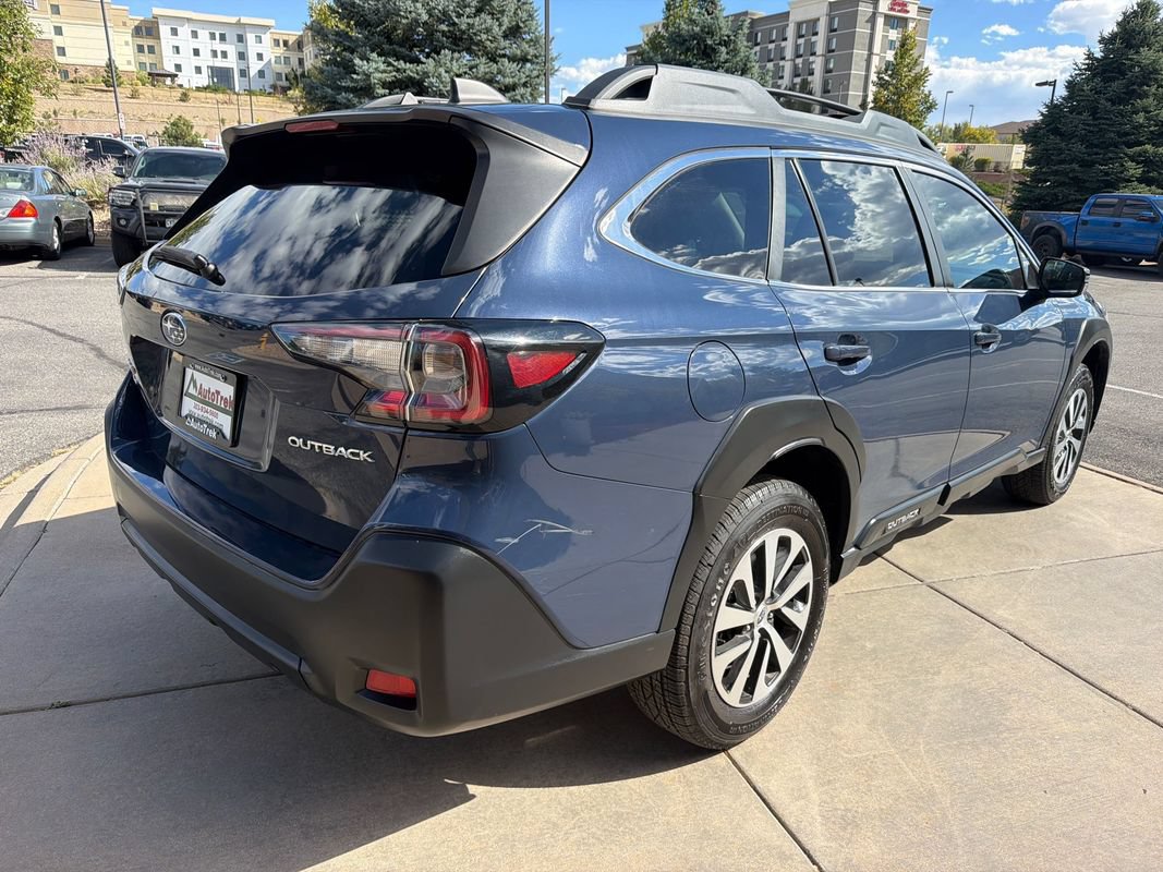 Used 2023 Subaru Outback Premium AWD/4WD image 6