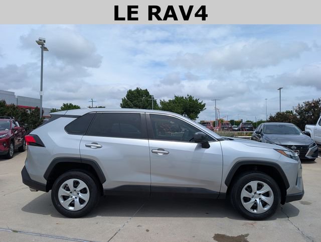 Used 2023 Toyota RAV4 LE AWD/4WD image 3