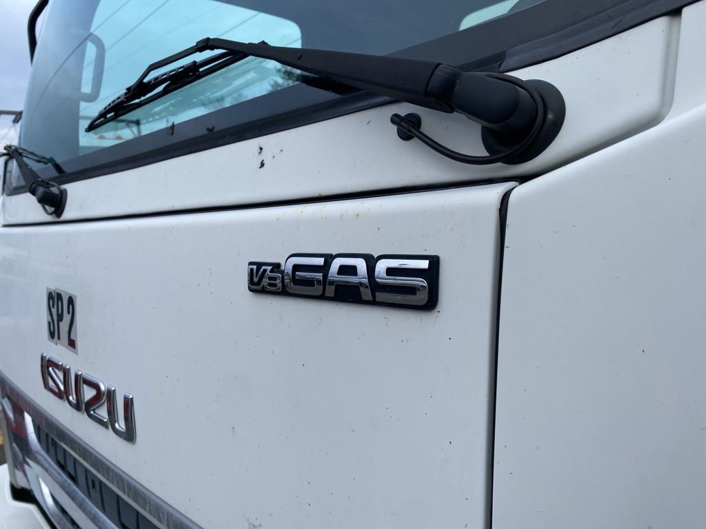 Used 2019 Isuzu NPR image 3