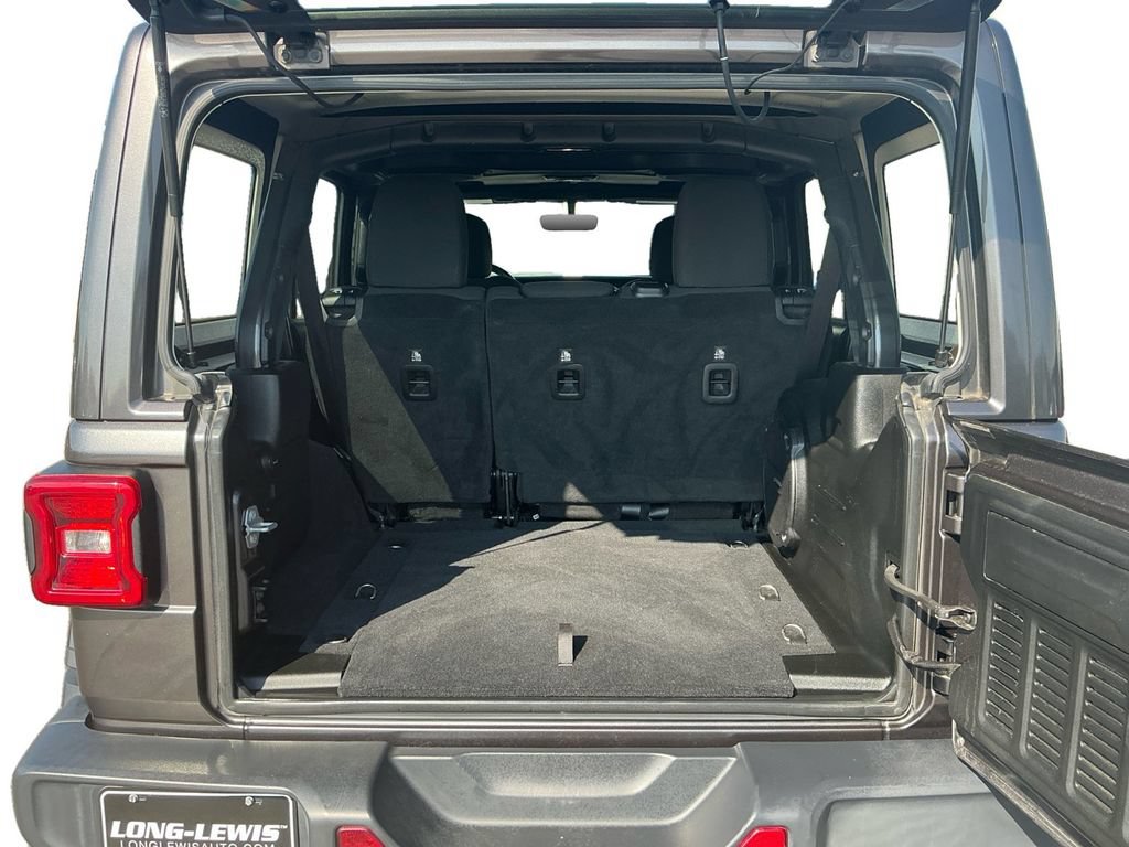 Used 2018 Jeep Wrangler Unlimited Sahara AWD/4WD image 24