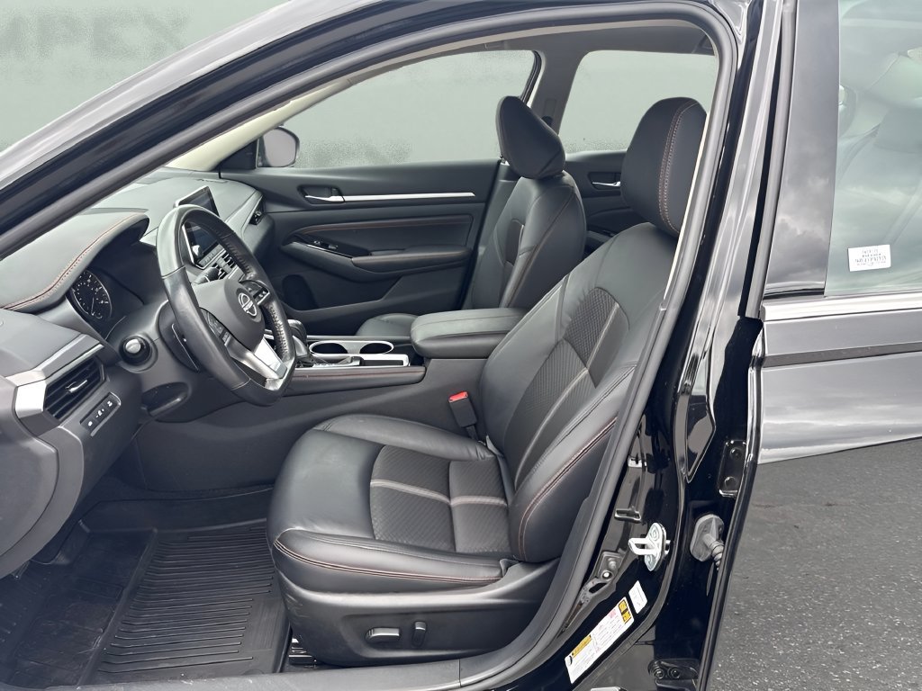 Used 2023 Nissan Altima 2.5 SR FWD image 9