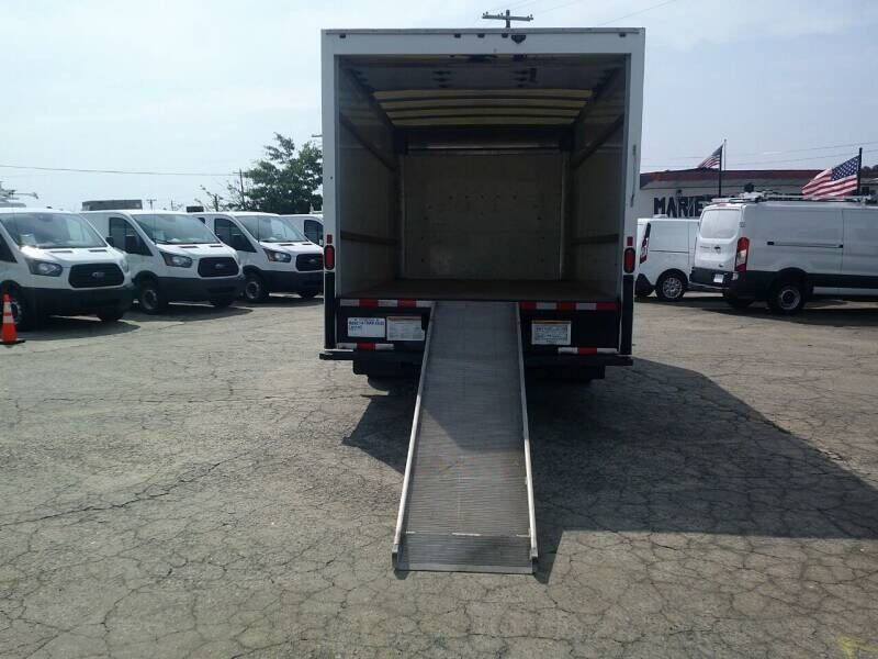 Used 2020 GMC Savana 3500 Extended w/ Driver Convenience Package image 11