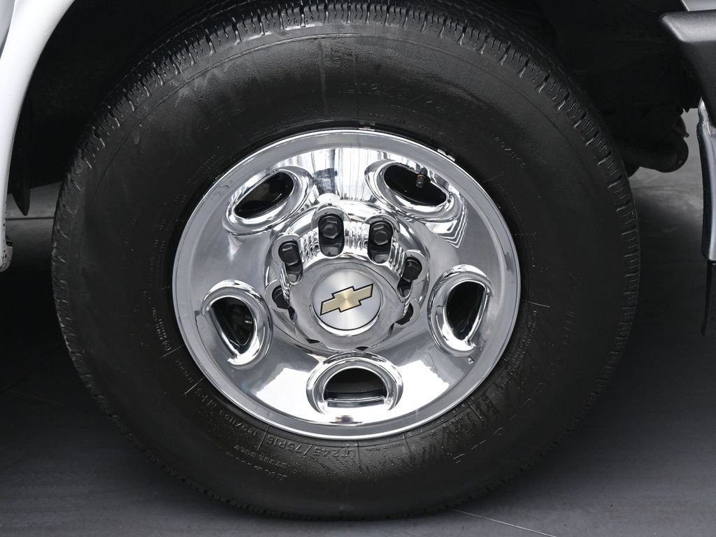 Used 2024 Chevrolet Express 2500 w/ Driver Convenience Package RWD image 12