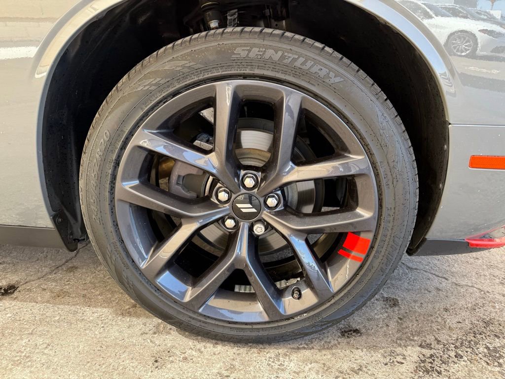 Used 2019 Dodge Challenger SXT w/ Driver Convenience Group RWD image 11