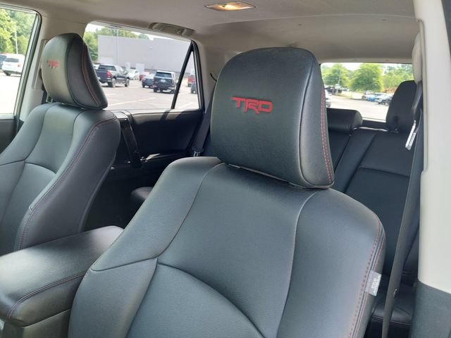 Certified 2021 Toyota 4Runner Venture w/ Moonroof Package AWD/4WD image 18