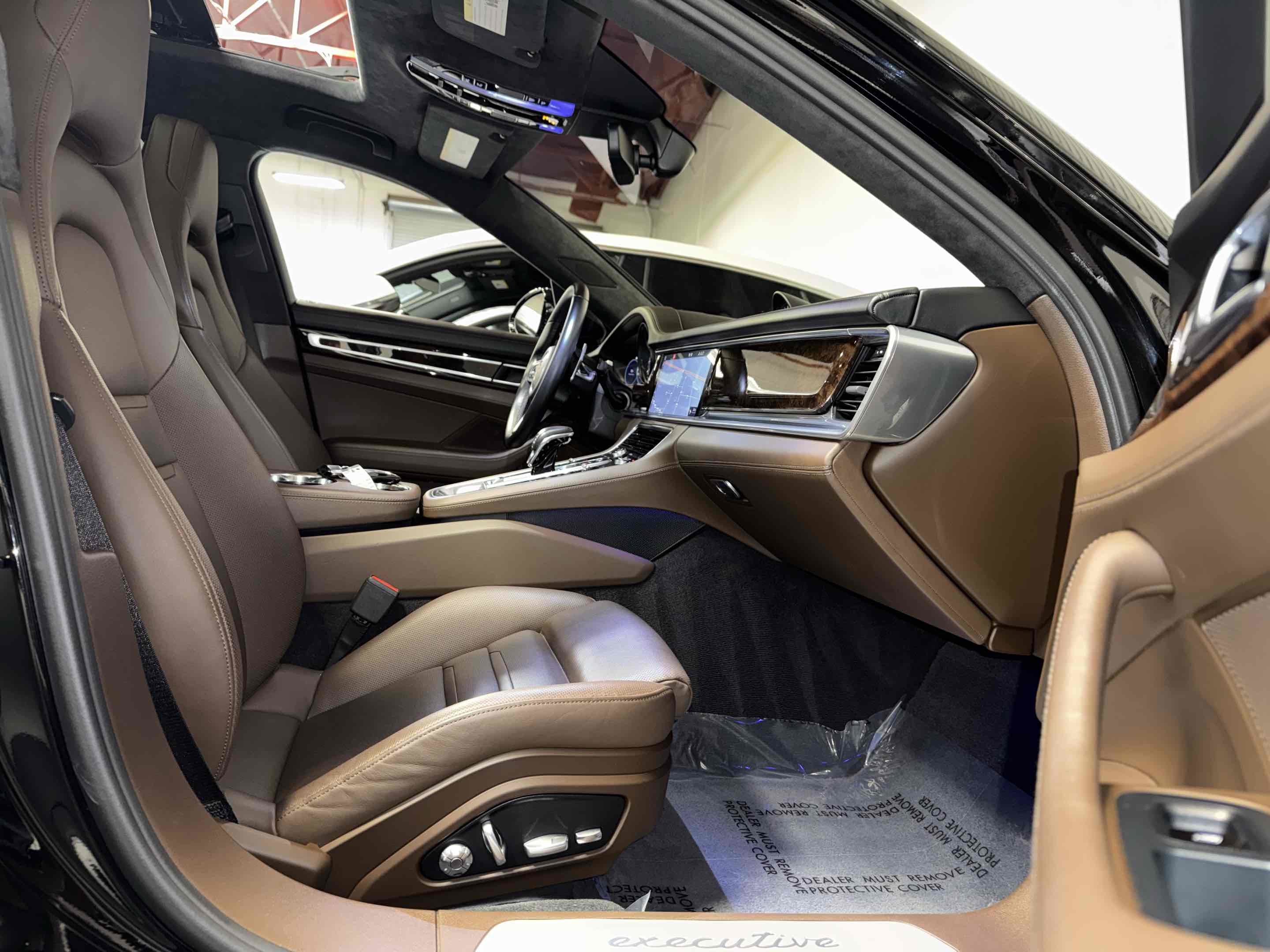 Used 2019 Porsche Panamera Turbo S Executive image 34