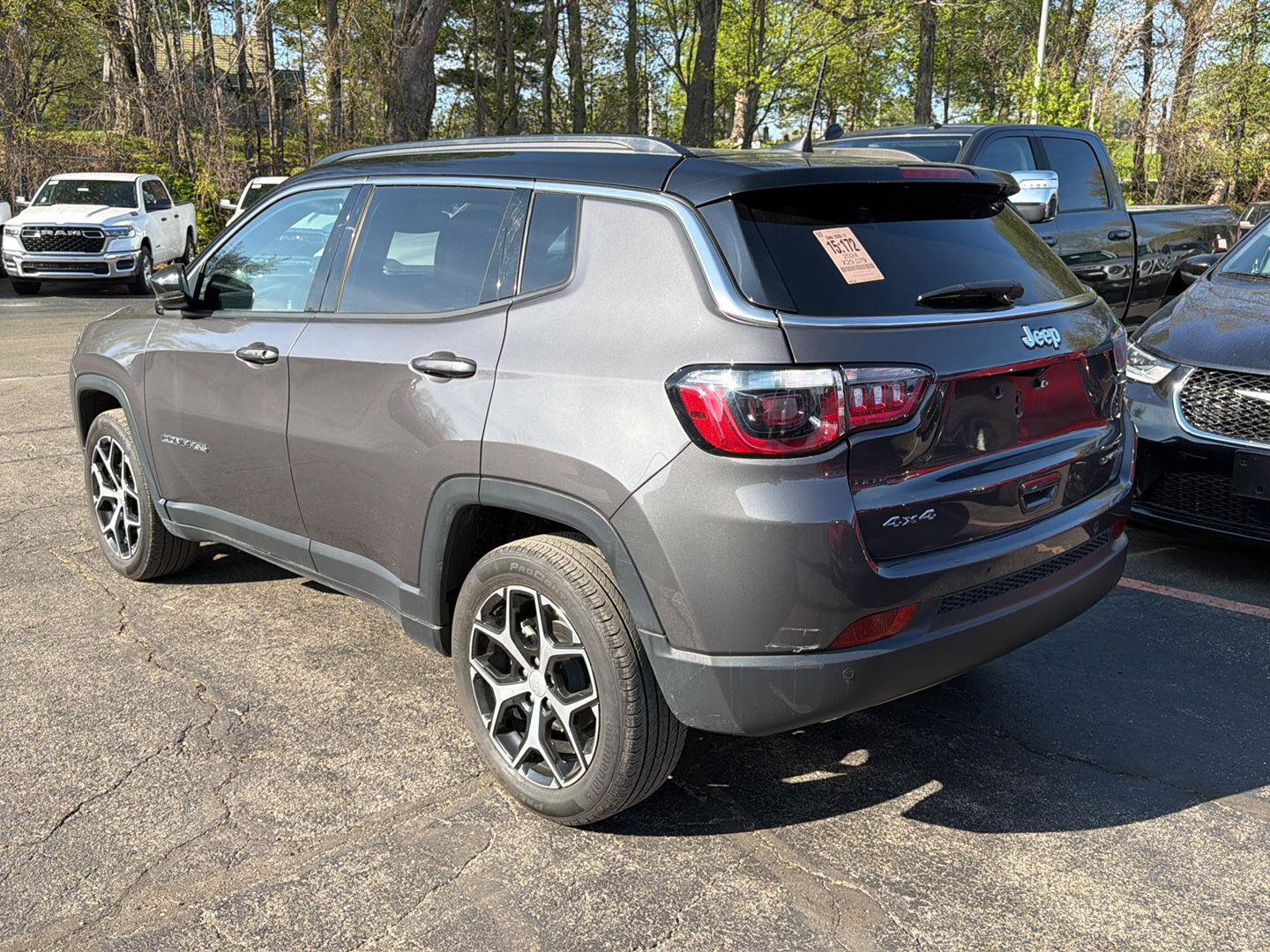 Used 2024 Jeep Compass Limited AWD/4WD image 2