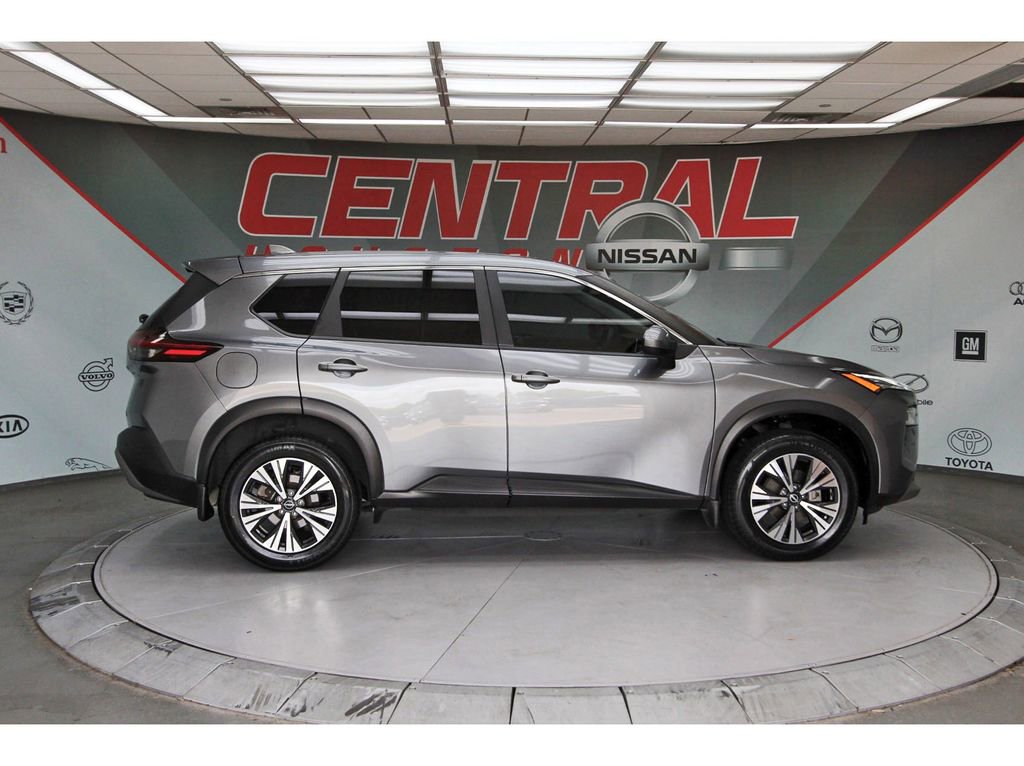 Used 2023 Nissan Rogue SV FWD image 5
