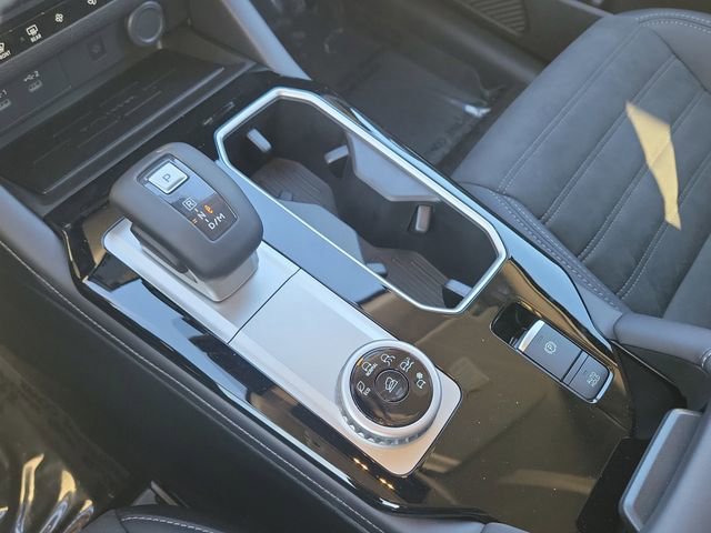 New 2026 Mitsubishi Outlander SE image 33