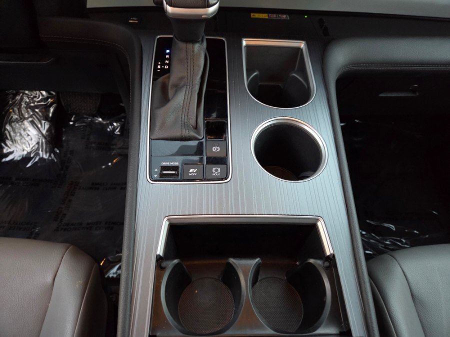 Used 2025 Toyota Sienna XLE FWD image 5