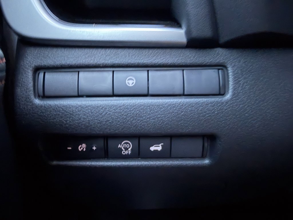 Used 2025 Nissan Rogue SV image 29