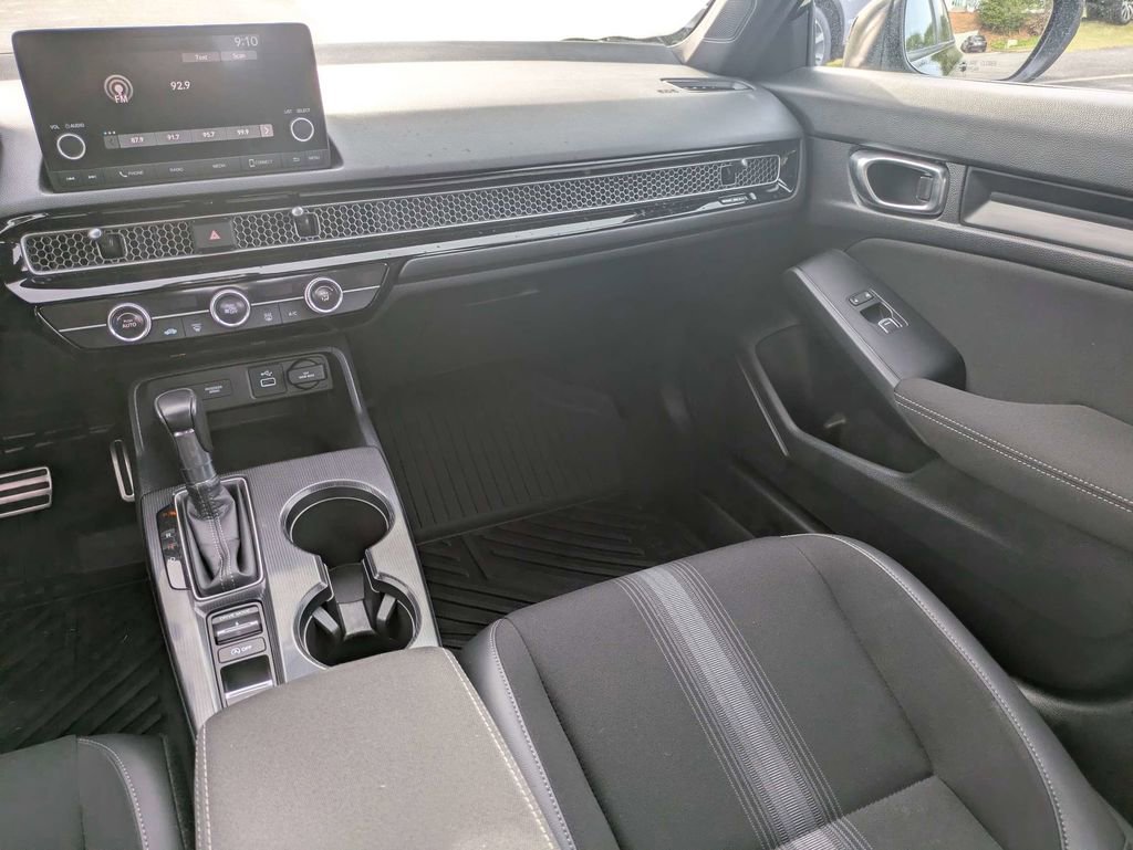 Used 2023 Honda Civic Sport image 17