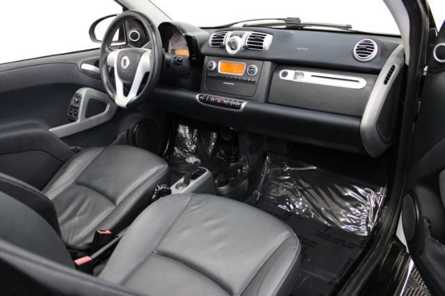Used 2012 smart fortwo passion RWD image 19