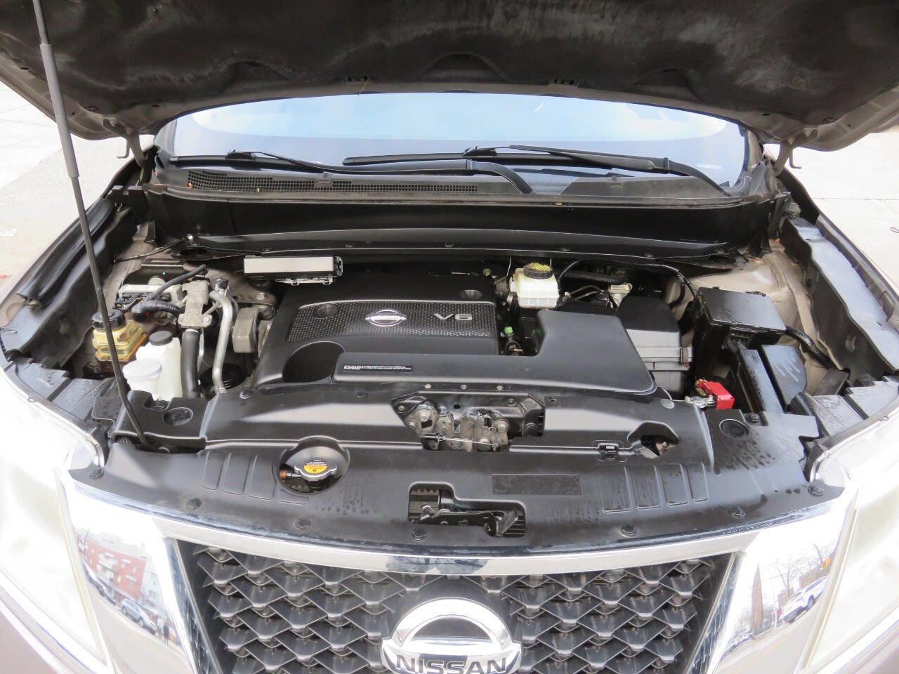 Used 2013 Nissan Pathfinder SV AWD/4WD image 36