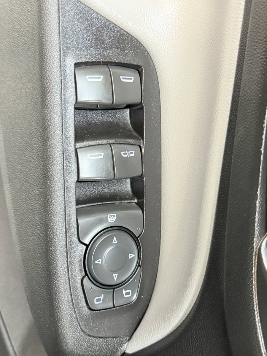 Used 2018 Chevrolet Equinox LS AWD/4WD image 25