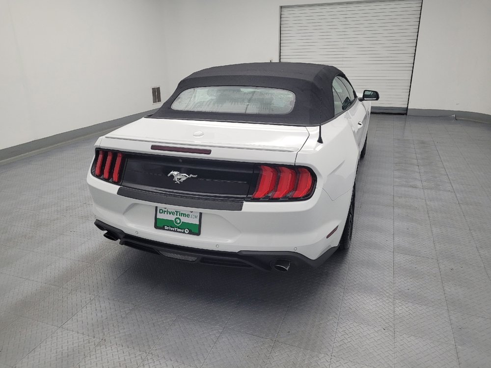 Used 2022 Ford Mustang Premium RWD image 7