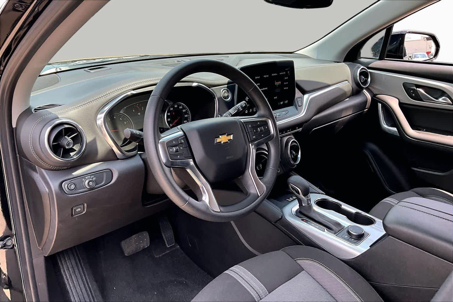 Certified 2024 Chevrolet Blazer LT w/ Convenience Package FWD image 18