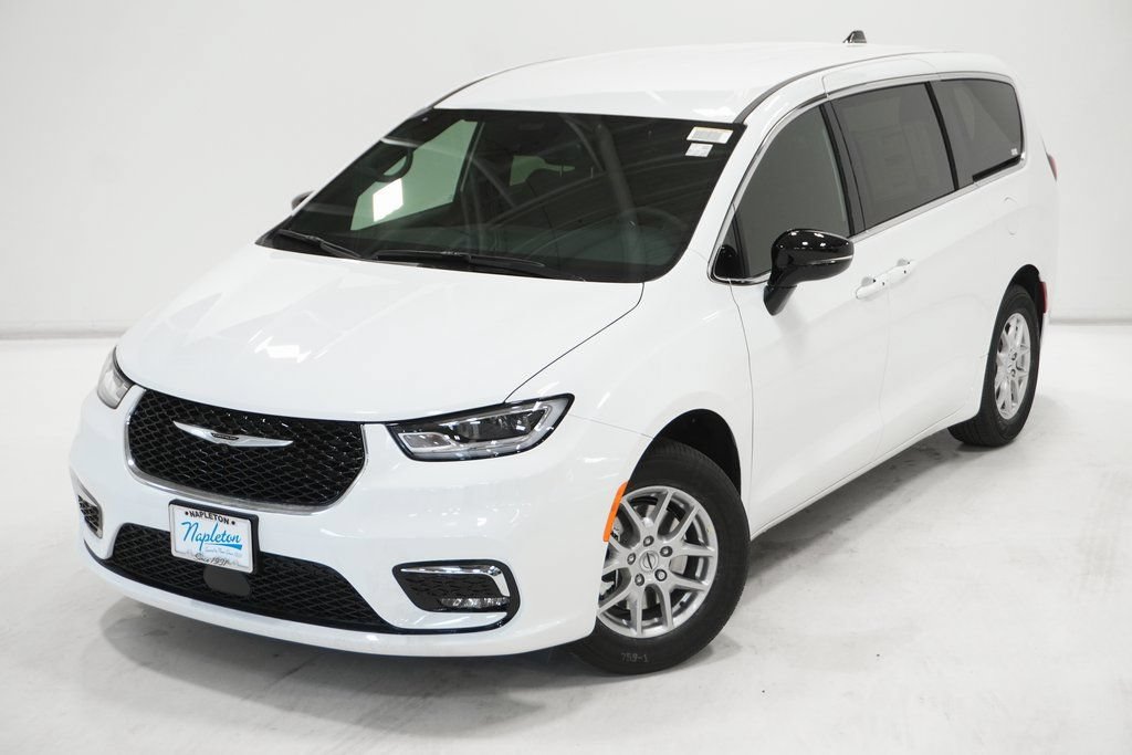 New 2026 Chrysler Pacifica Select FWD image 2