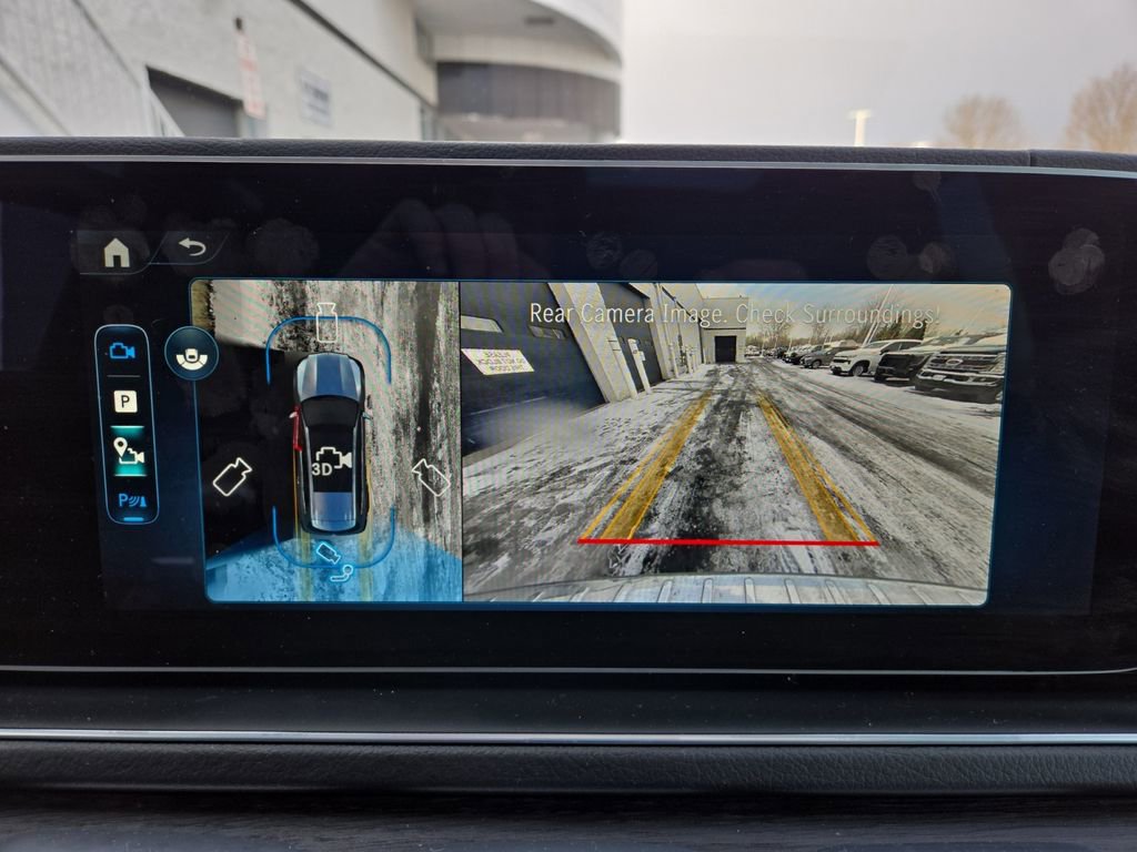 Used 2025 Mercedes-Benz GLS 580 4MATIC image 23