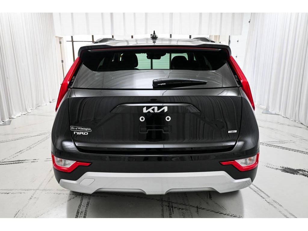 Used 2025 Kia Niro LX FWD image 6