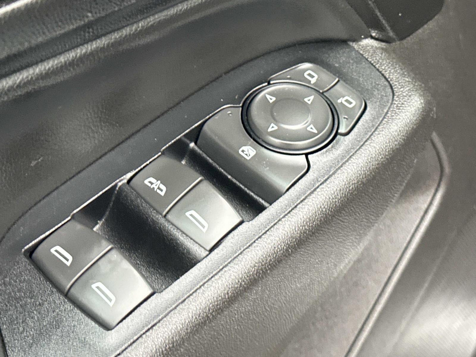 Used 2018 Chevrolet Equinox LT image 21