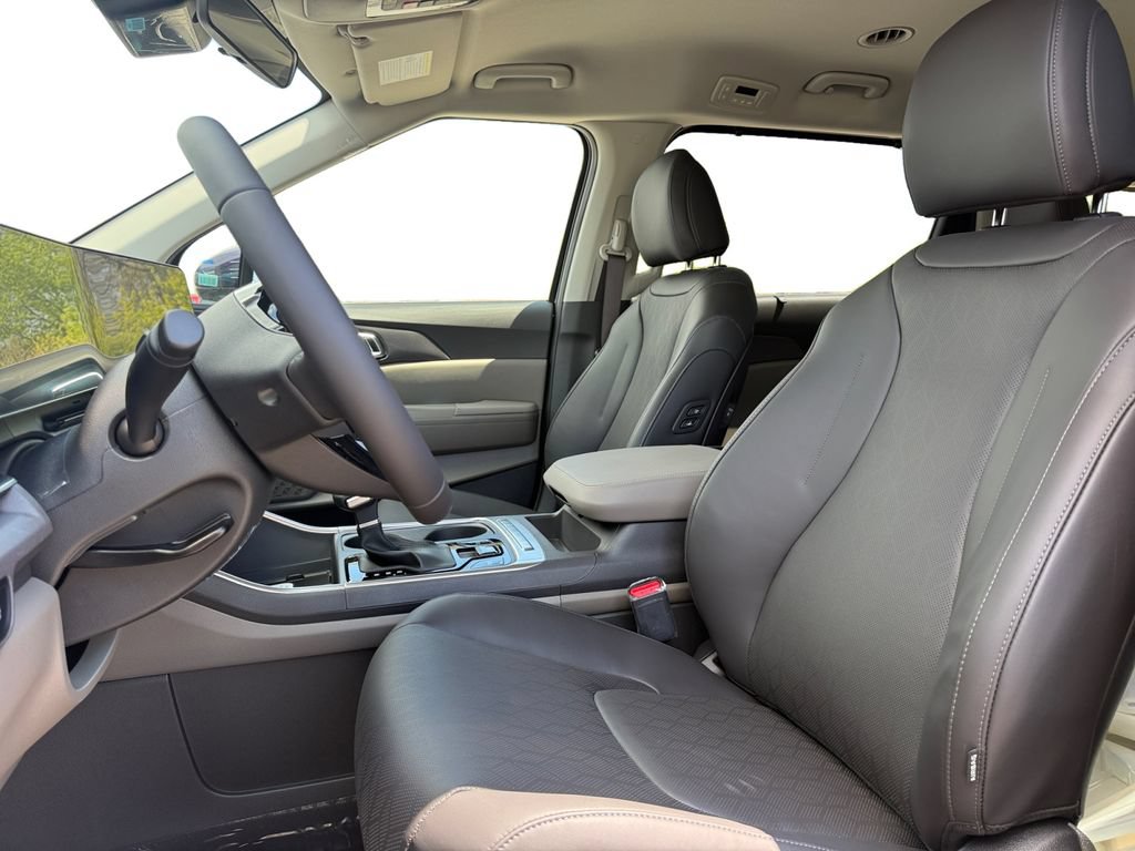 New 2026 Kia Carnival EX FWD image 9